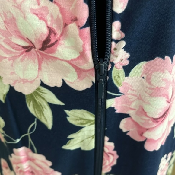 🆕Miss Elaine Essentials Knit Long Front Zip Robe Navy/Pink Roses Size S - Picture 8 of 11